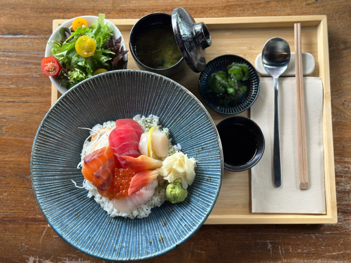 chirashi_don_lunch_set.jpg